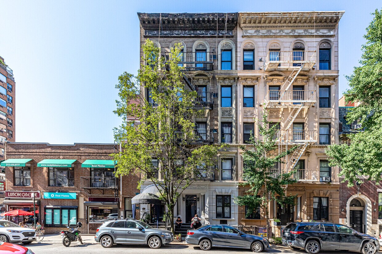 Primary Photo - 128 E 83rd St