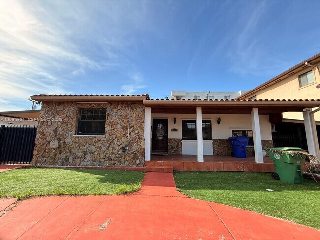 Foto del edificio - 2424 SW 21st Ter