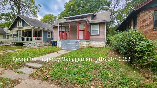 Building Photo - 2 Bed 1 Bath ready to rent!