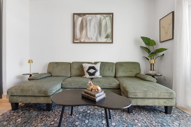 Foto del edificio - 1301 Leah Ave