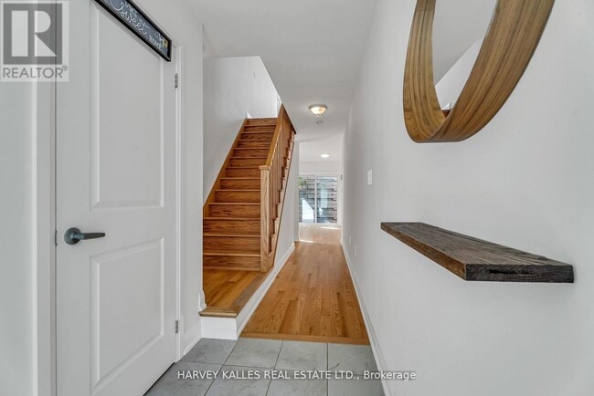 Building Photo - 106 Moneypenny Pl