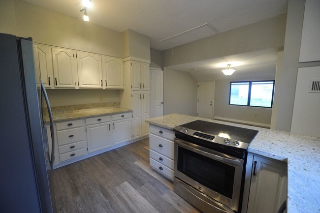 Building Photo - 3 br, 2 bath House - 863 Linn Ave