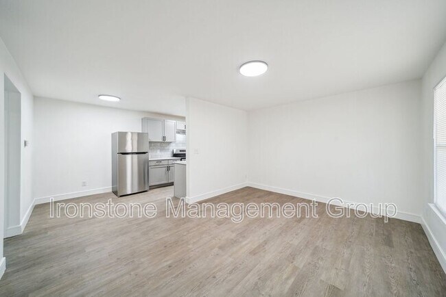 Building Photo - 3171 E 49th St