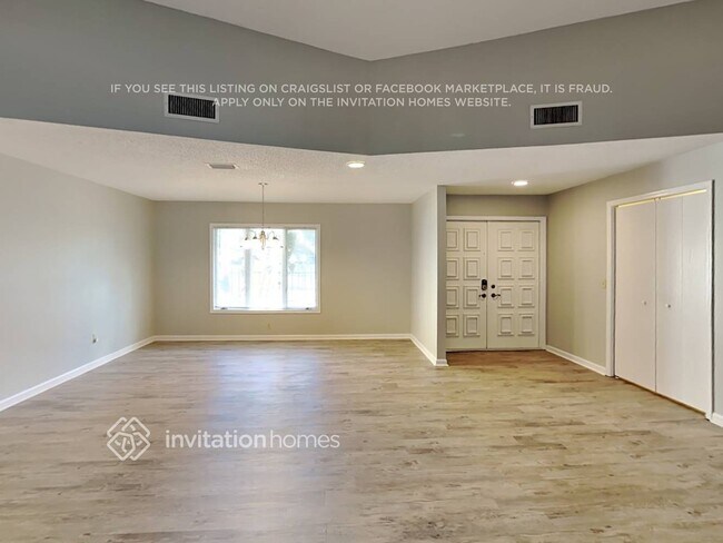 Building Photo - 9212 Regents Park Dr