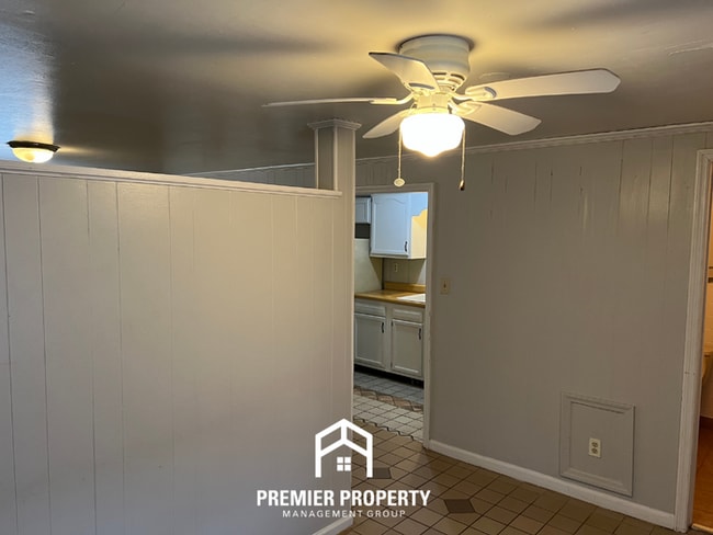 Building Photo - Cozy 1BR Apartment Near Downtown Huntsville w/ Bright Windows & Yard Access