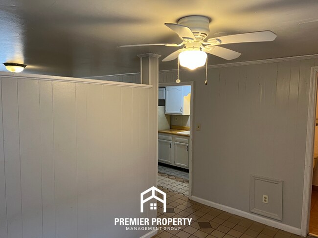 Foto del edificio - Cozy 1BR Apartment Near Downtown Huntsville w/ Bright Windows & Yard Access