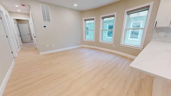 Building Photo - 231 Highland Ave