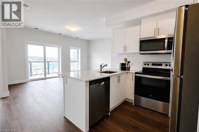 Photo du bâtiment - 1000 Lackner Blvd