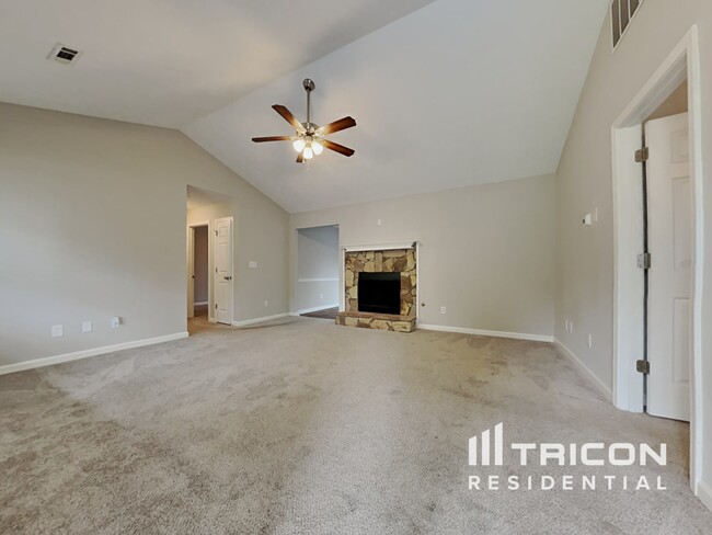 Building Photo - 178 Greenleaf Dr