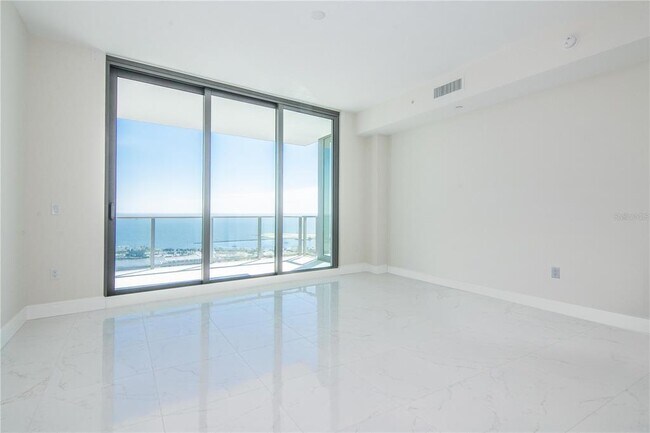 Foto del edificio - 100 1st Ave N