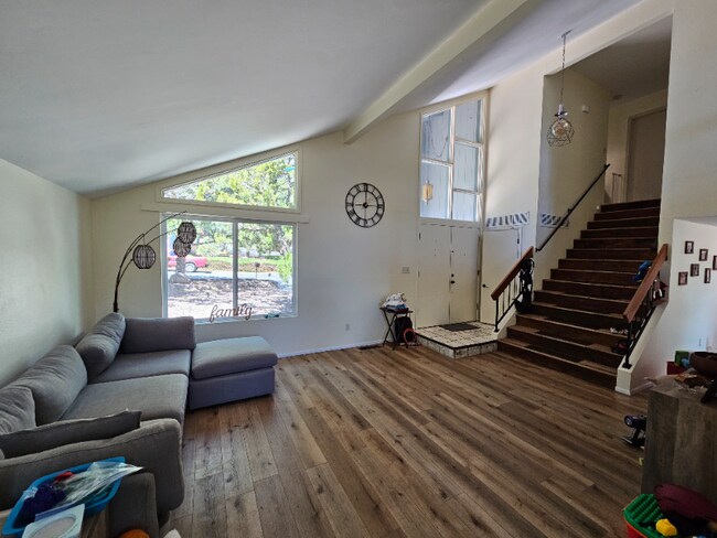 Foto del edificio - 3125 N Hemberg Dr