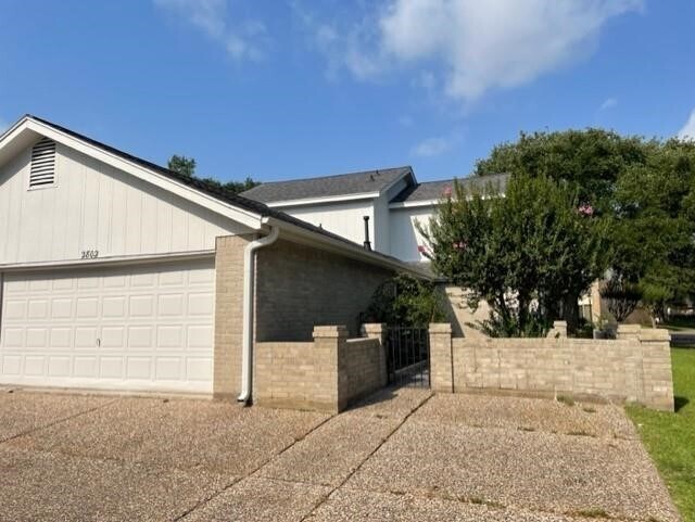Foto del edificio - 2802 Foxfire Cir
