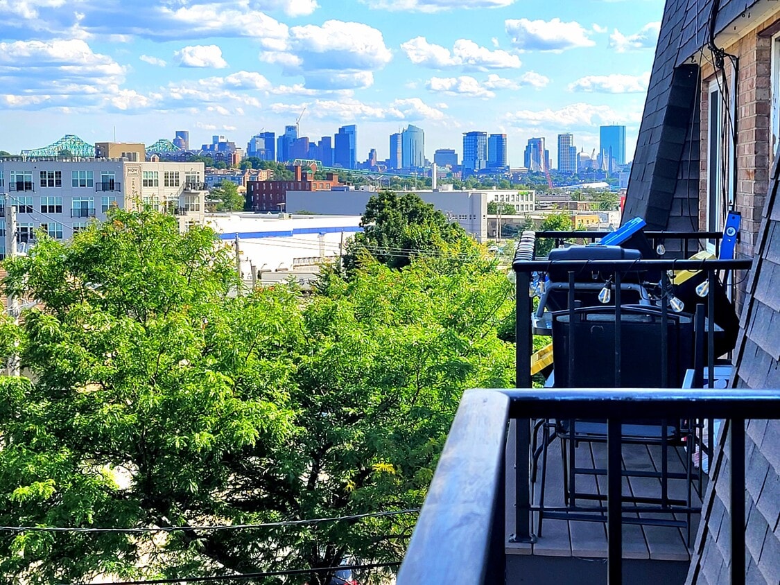 22 Irving St Unit 16, Everett, MA 02149 Condo for Rent in Everett, MA