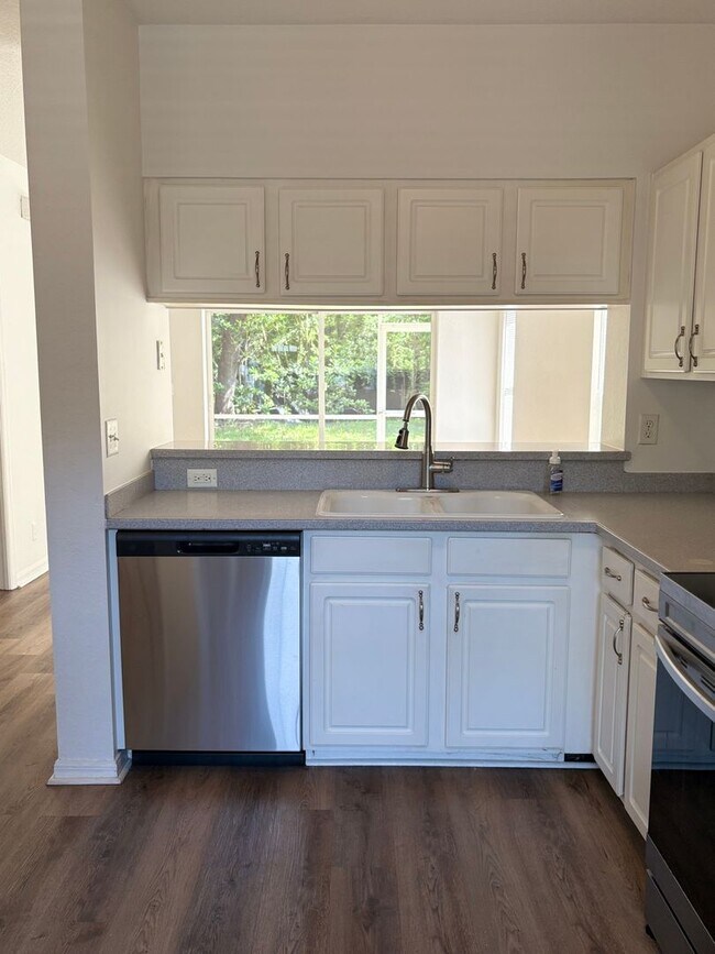 Foto del edificio - **Coming Soon** 2/2.5 Townhomes for Rent in Fort Myers