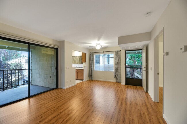 Foto del edificio - 8594 Summerdale Rd