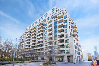 Building Photo - 25 Scrivener Square