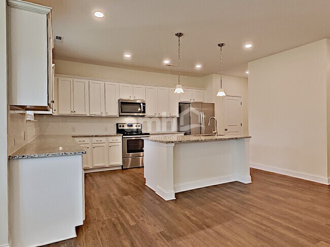 Foto del edificio - 6161 Rosemore Ln