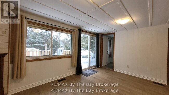 Photo du bâtiment - 35 47th St N