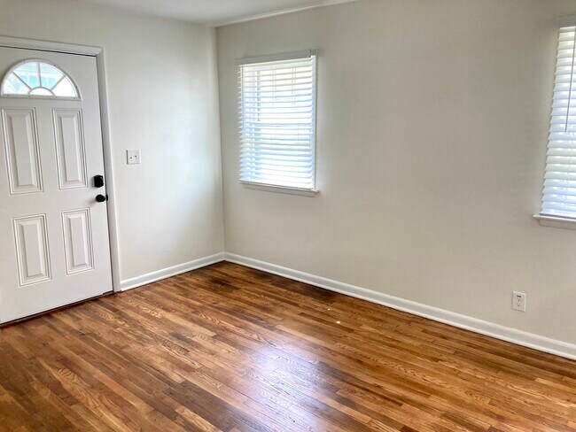 Living Room - 2810 Ruhl Ave