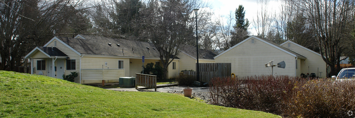 Building Photo - Pioneer Park