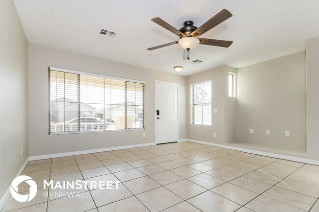 Foto del edificio - 6324 W Winslow Ave