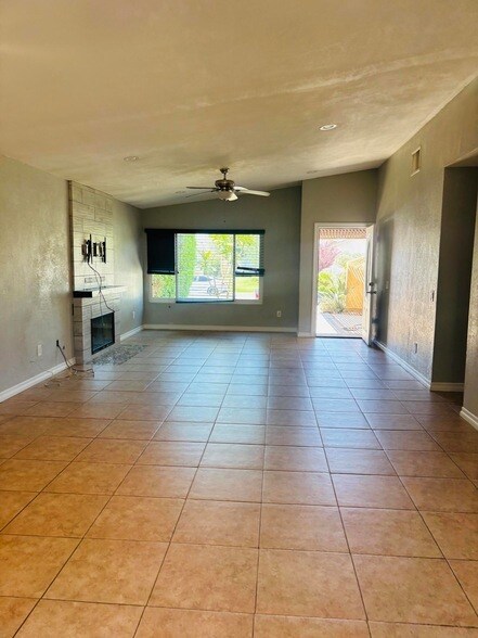 Foto del edificio - 80747 Columbia Ave
