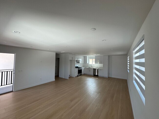 Foto del edificio - Spacious 1000 Sq. Ft. Single-Floor Back AD...
