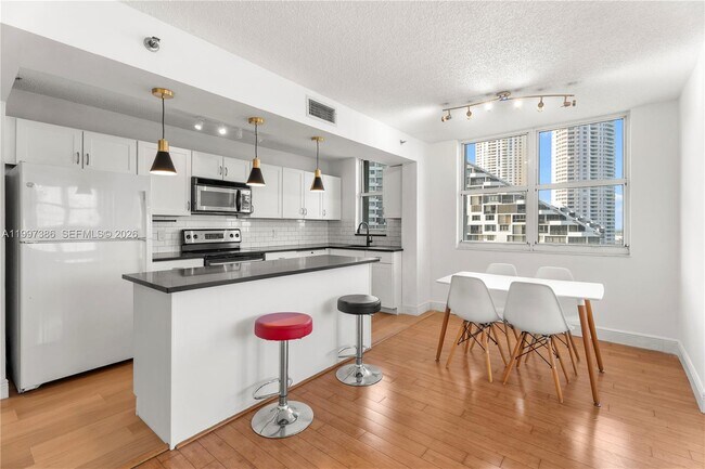 Foto del edificio - 770 Claughton Island Dr