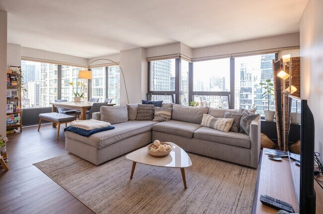 Foto del edificio - 30 E Huron St