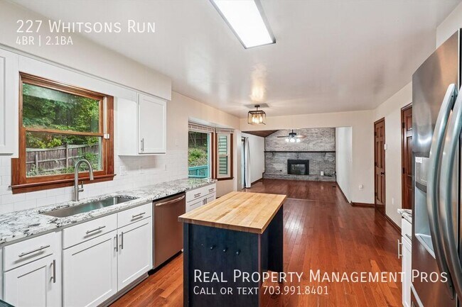 Building Photo - 227 Whitsons Run-