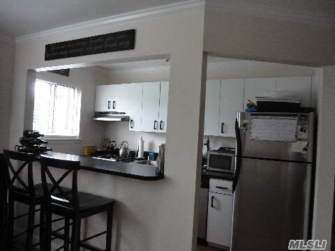 Foto del edificio - 742 Deer Park Ave