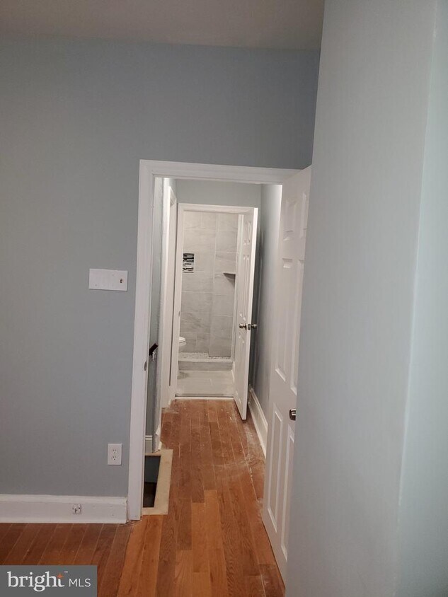 Primary Photo - 1324 W William St