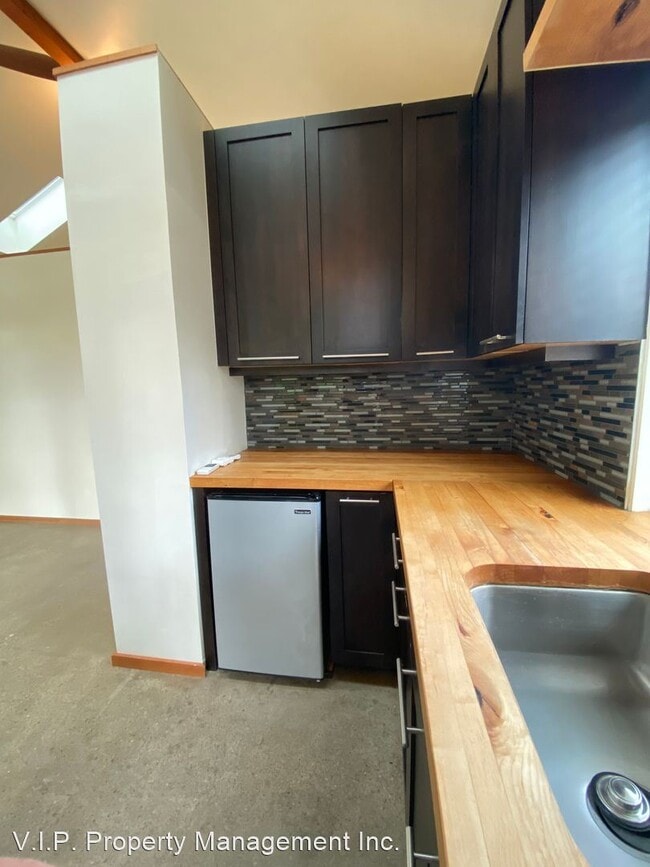 Building Photo - 1 br, 1 bath House - 15566 SE Lark Ave - A