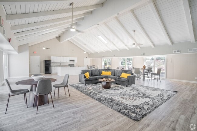 Interior Photo - Osborne Hills