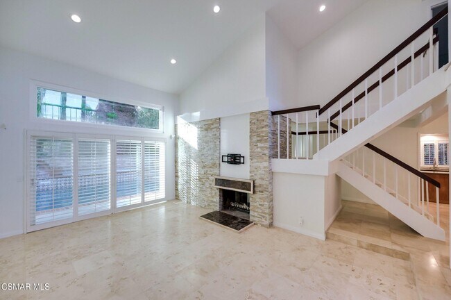 Foto del edificio - 681 Triunfo Canyon Rd