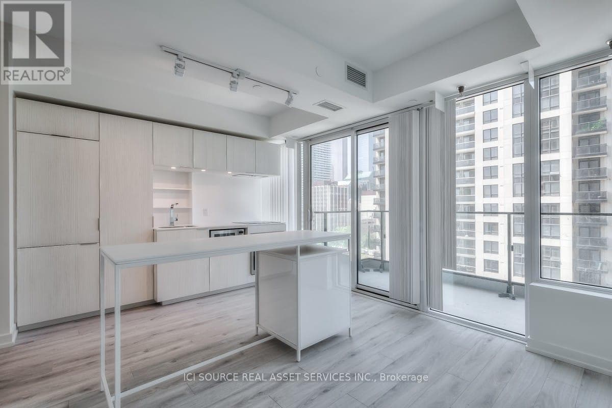 Primary Photo - 77 Shuter St