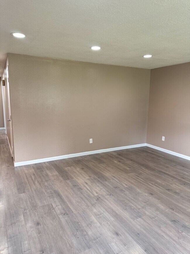 Foto del edificio - 3 Bedroom, 2 Bath House