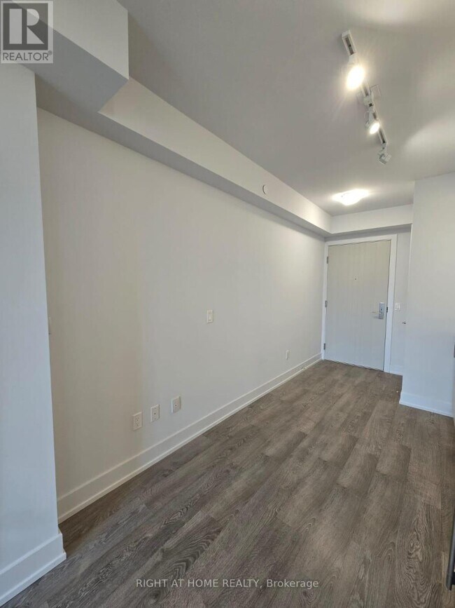 Photo du bâtiment - 2550 Simcoe St N