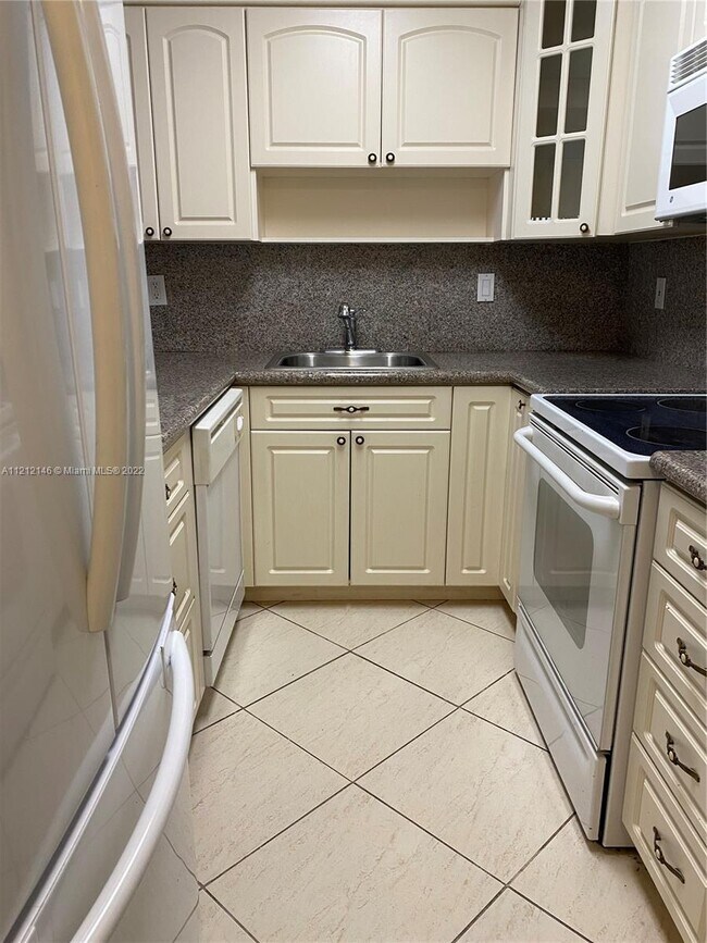 Foto del edificio - 9301 SW 92nd Ave