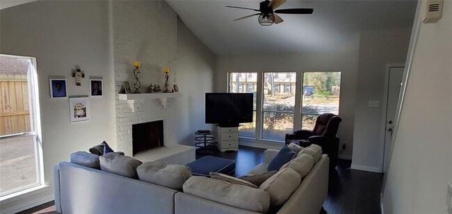 Building Photo - 3106 Silver Falls Dr