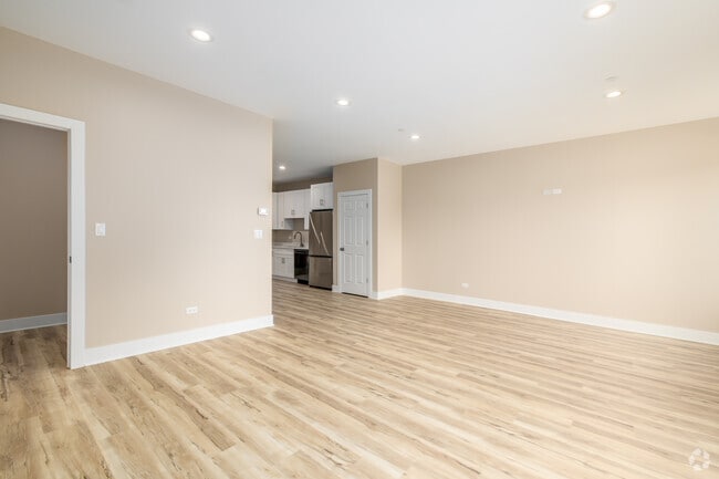 Studio - 690SF - Living Area - 400 S Main Pl