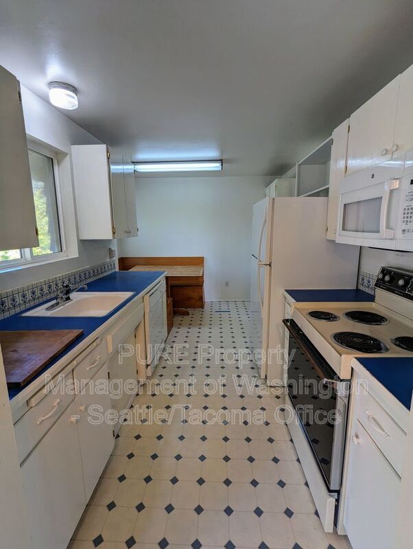 Building Photo - 8813 31st Ave SW