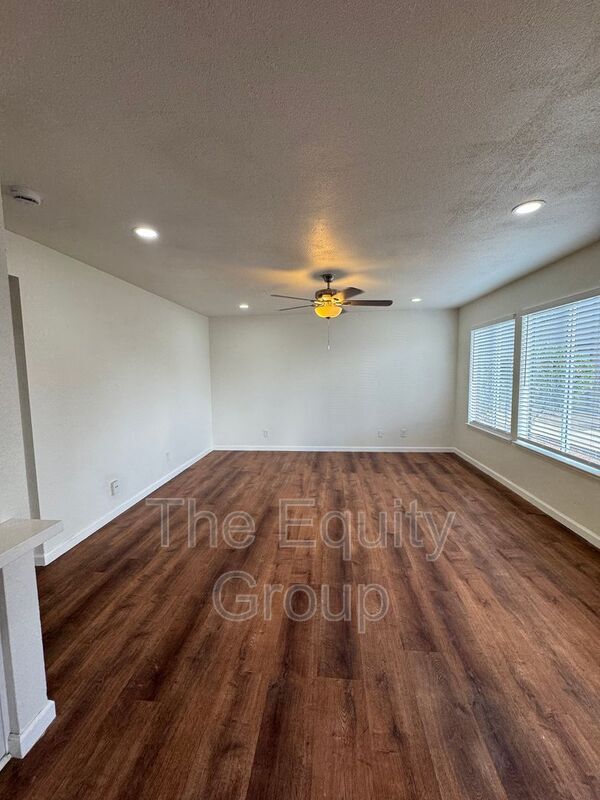 Foto del edificio - 3549 W Campus Ave.