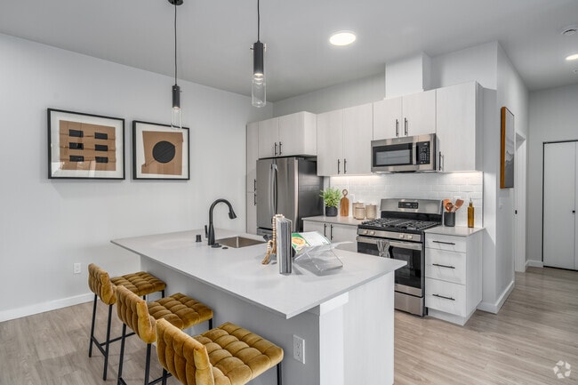 1BR, 1BA - 824SF - Kitchen - Highlands at Silverdale