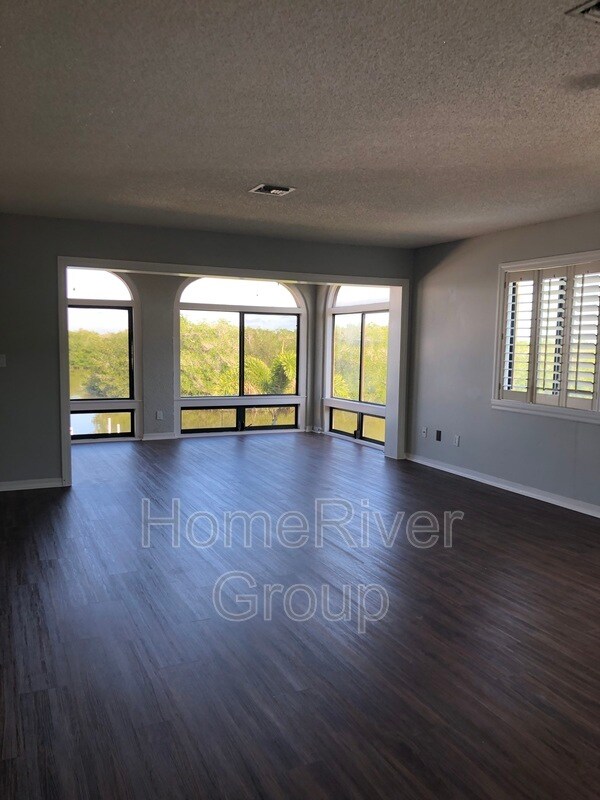 Foto del edificio - 1501 Minutemen Causeway
