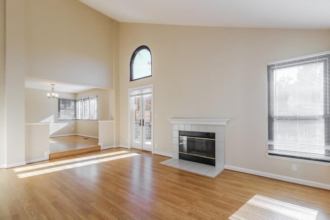 Building Photo - 412 Wood Hollow Dr