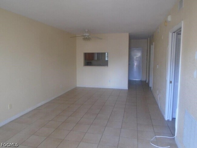 Foto del edificio - 8331 Bernwood Cove Loop