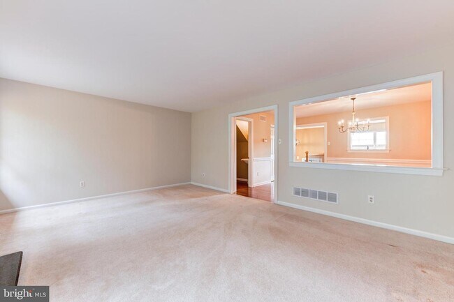 Building Photo - 4640 Louise St Claire Dr