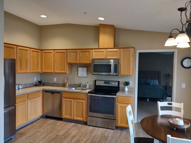 Building Photo - 219 NE Fircrest Dr