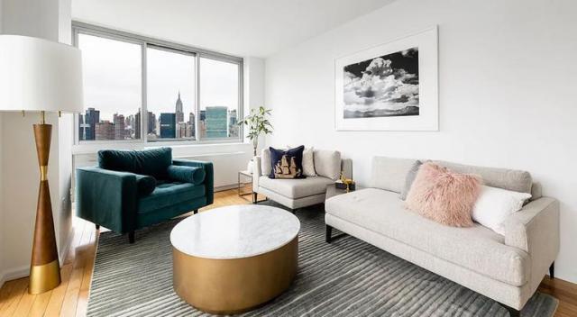 Foto principal - 1 bedroom in LONG ISLAND CITY NY 11109